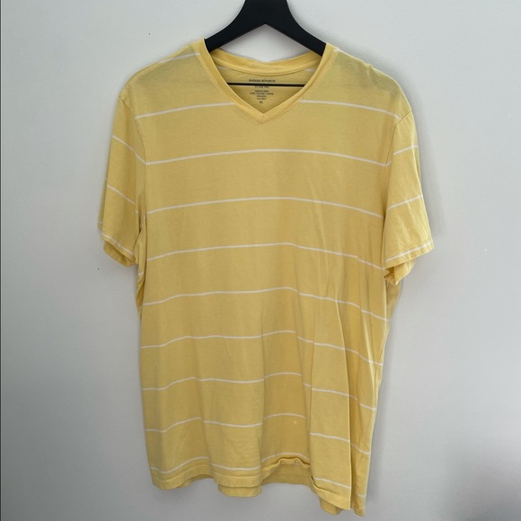 Banana republic tee